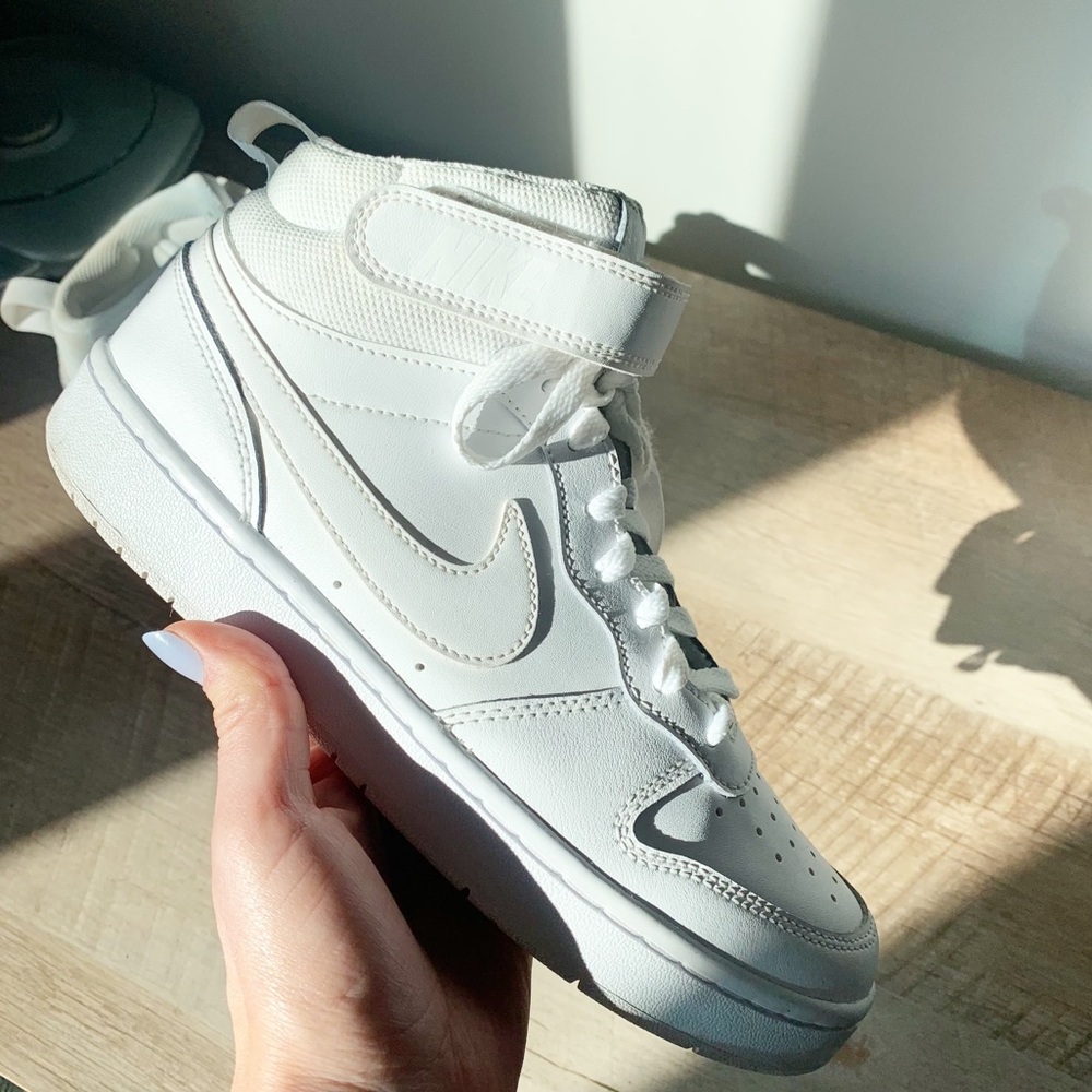 Nike Court Borough Mid 2 White Sneaker Leather 7.5 - Picture 1 of 7